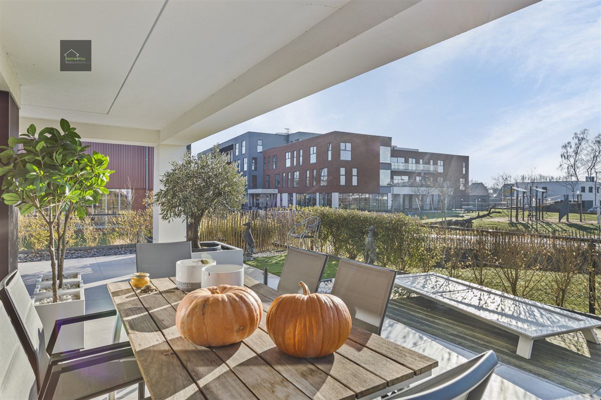 Prachtige gelijkvloers loft met ruim en zongericht terras