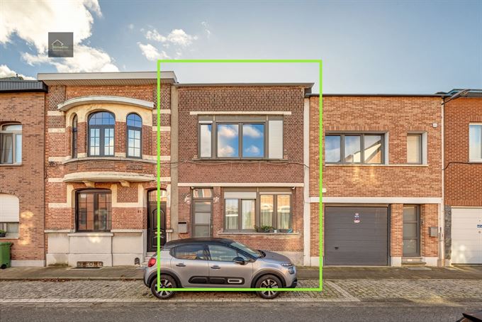 Eéngezinswoning met 3 slpk, 2 badk en zonnige tuin