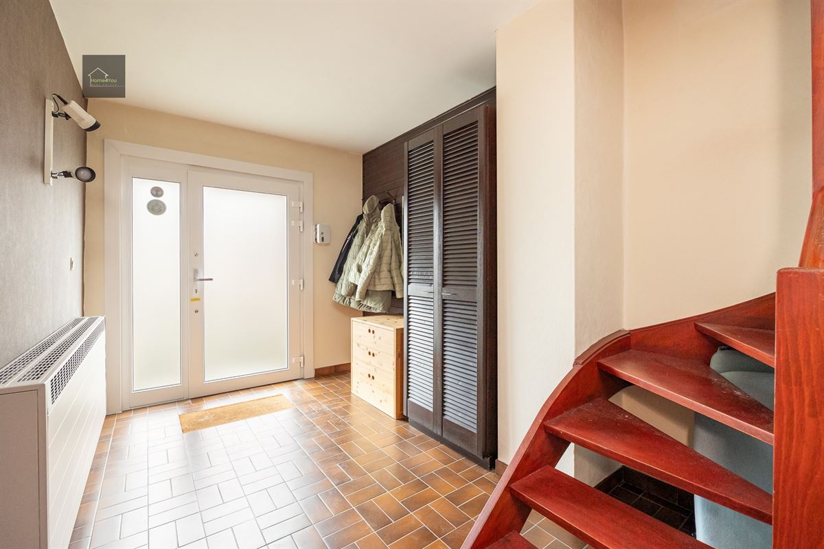 Bel-etage woning met zonnepanelen en laadpaal op toplocatie