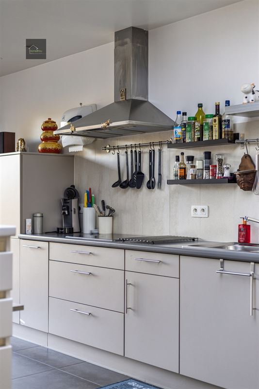 Gerenoveerde rijwoning met 2 slaapkamers, mooie tuin/terras.