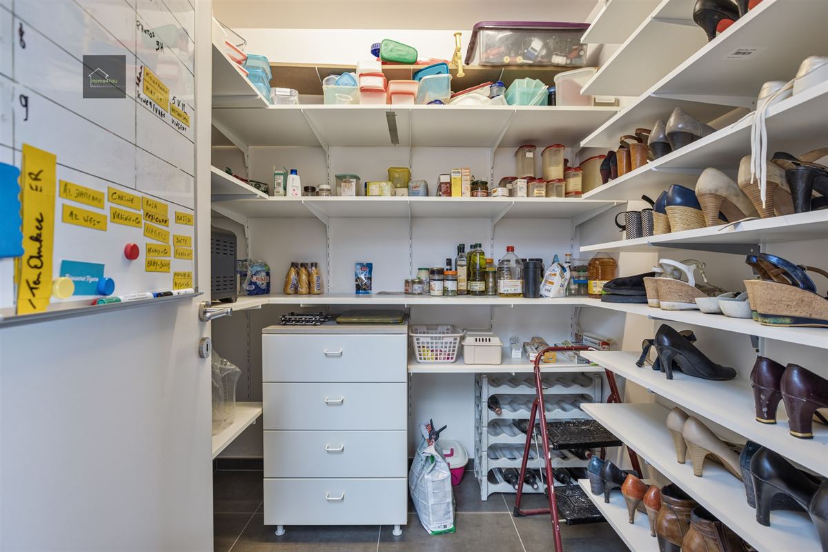 Gerenoveerde rijwoning met 2 slaapkamers, mooie tuin/terras.