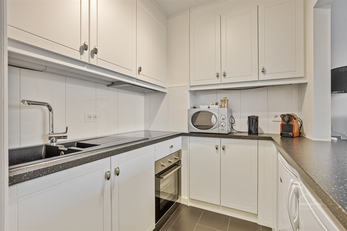 Mooie opgefriste bemeubelde studio met 1 slaapkamer op gelijkvloers op 50 meter van strand en dijk.