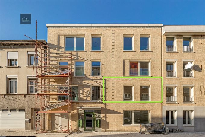 Appartement met autostaanplaats en ruim terras