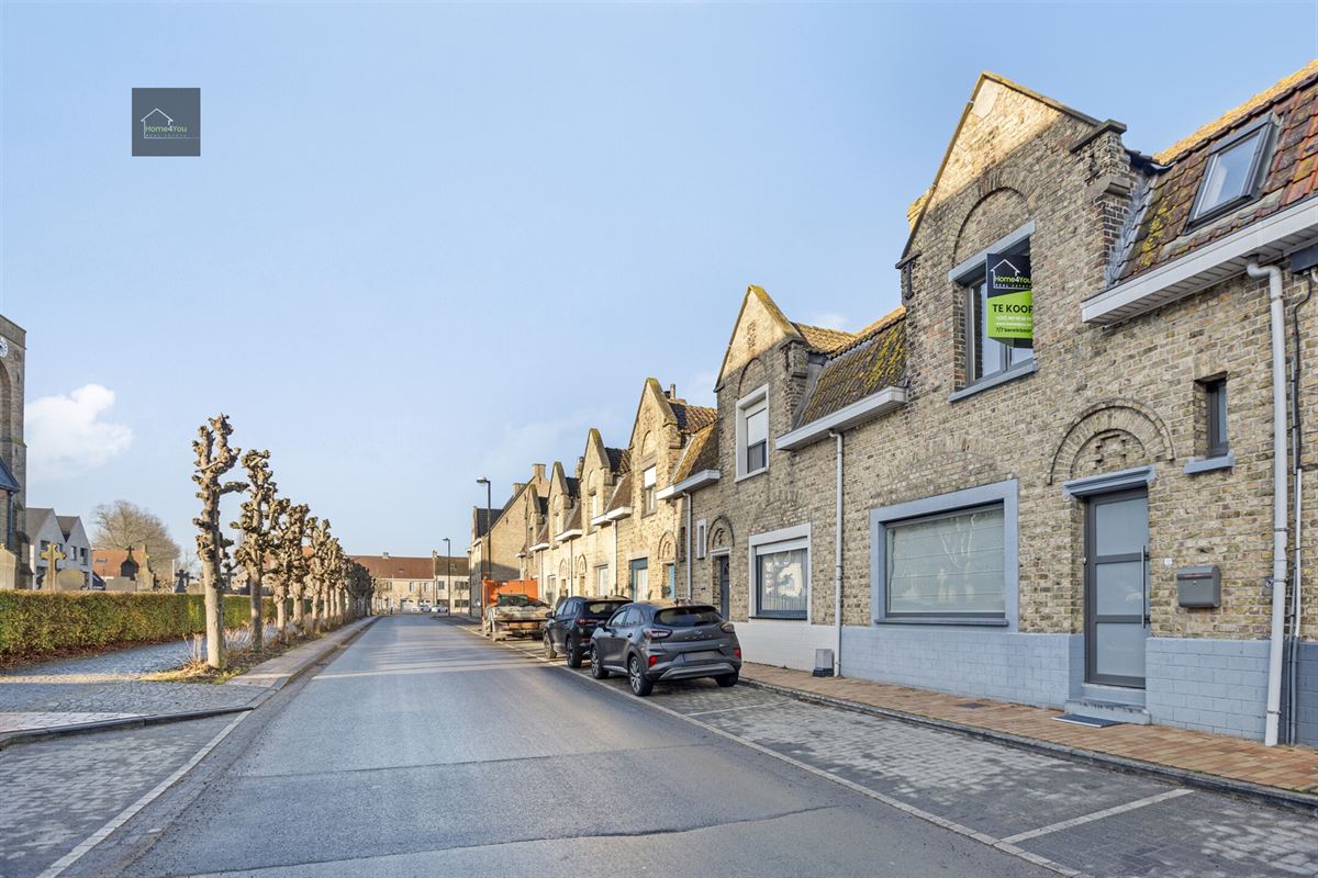 Gerenoveerde rijwoning met 2 slaapkamers, mooie tuin/terras.