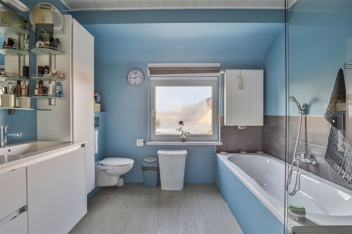 Gerenoveerde rijwoning met 2 slaapkamers, mooie tuin/terras.