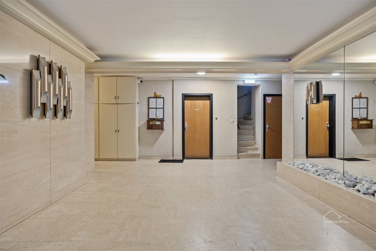 Mooie opgefriste bemeubelde studio met 1 slaapkamer op gelijkvloers op 50 meter van strand en dijk.