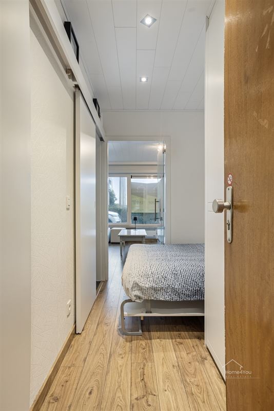 Mooie opgefriste bemeubelde studio met 1 slaapkamer op gelijkvloers op 50 meter van strand en dijk.