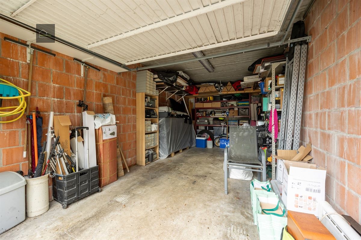 Ruim gelijkvloers appartement met tuin, parking en garagebox