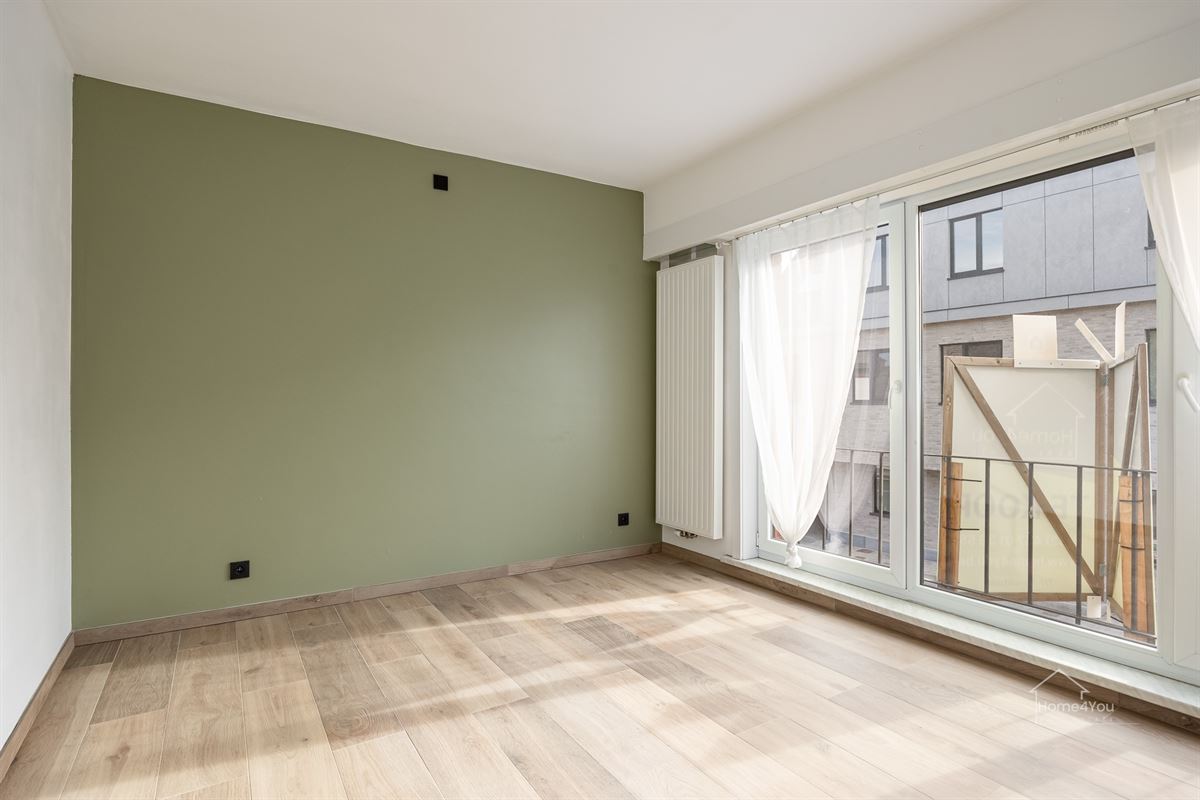 HOB met 4 slaapkamers en 2 badkamers