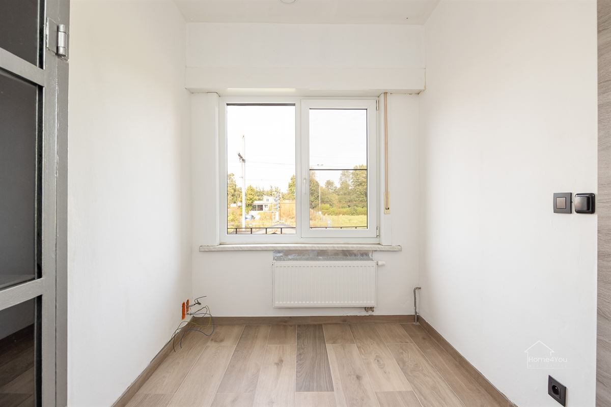 HOB met 4 slaapkamers en 2 badkamers