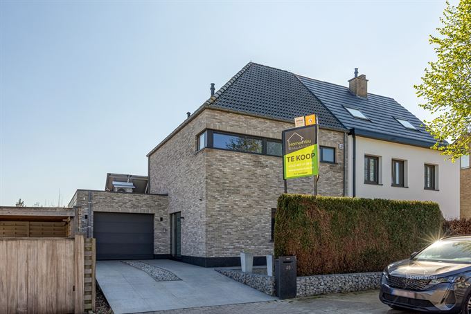 Moderne, energiezuinige halfopen woning in de rustige Vredewijk