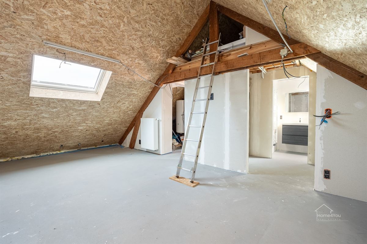 HOB met 4 slaapkamers en 2 badkamers