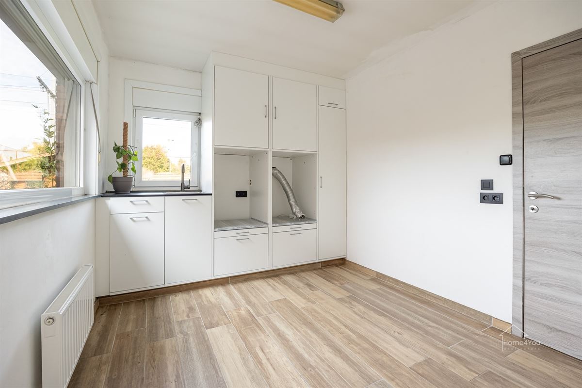 HOB met 4 slaapkamers en 2 badkamers