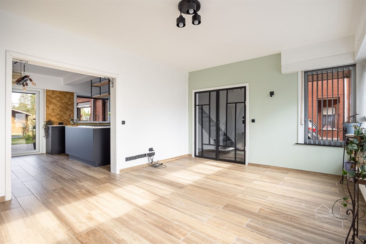 HOB met 4 slaapkamers en 2 badkamers