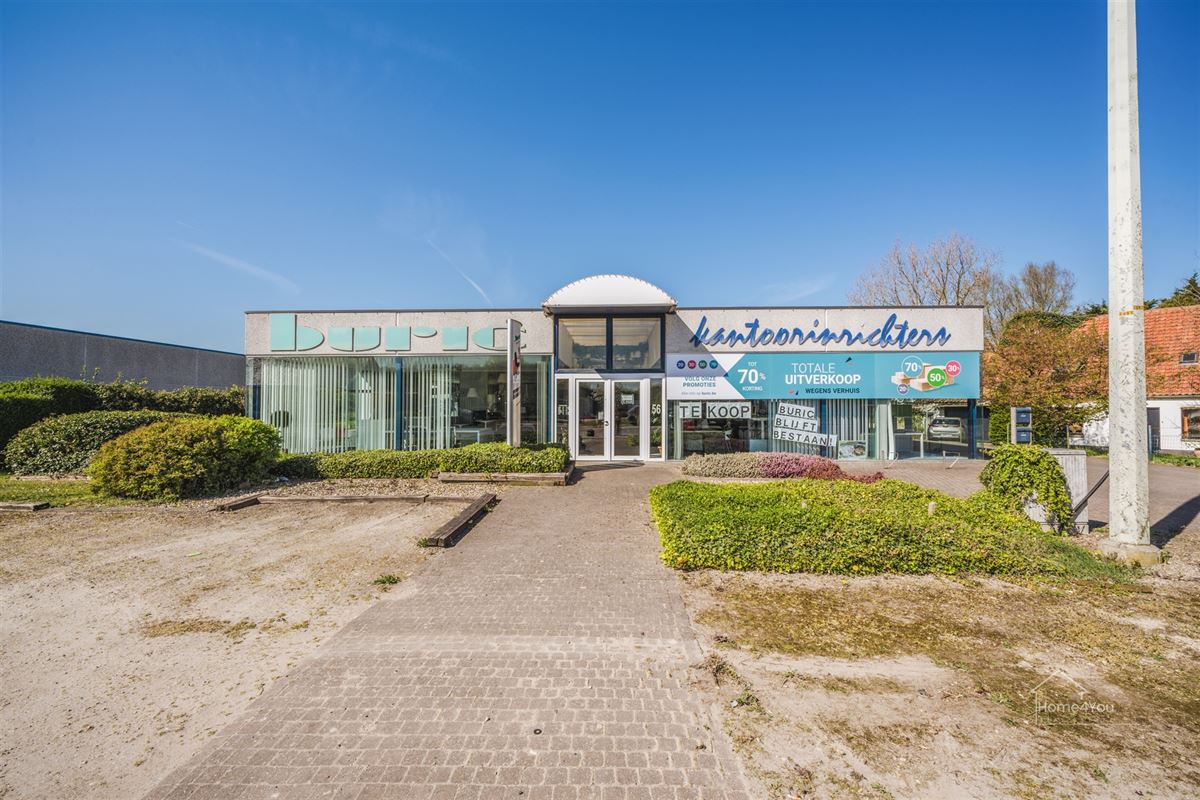  Multifunctioneel bedrijfsgebouw met toonzaal, magazijn, kantoren én woonst op toplocatie.