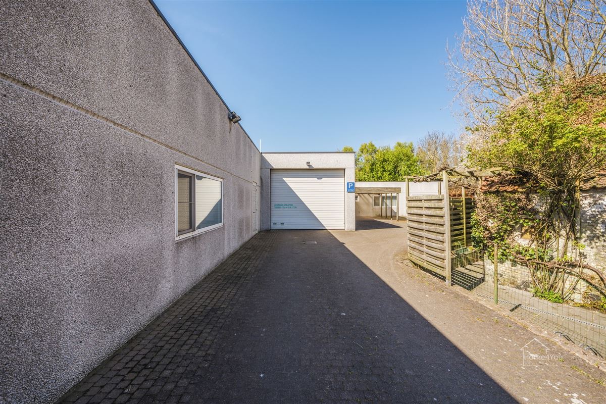  Multifunctioneel bedrijfsgebouw met toonzaal, magazijn, kantoren én woonst op toplocatie.