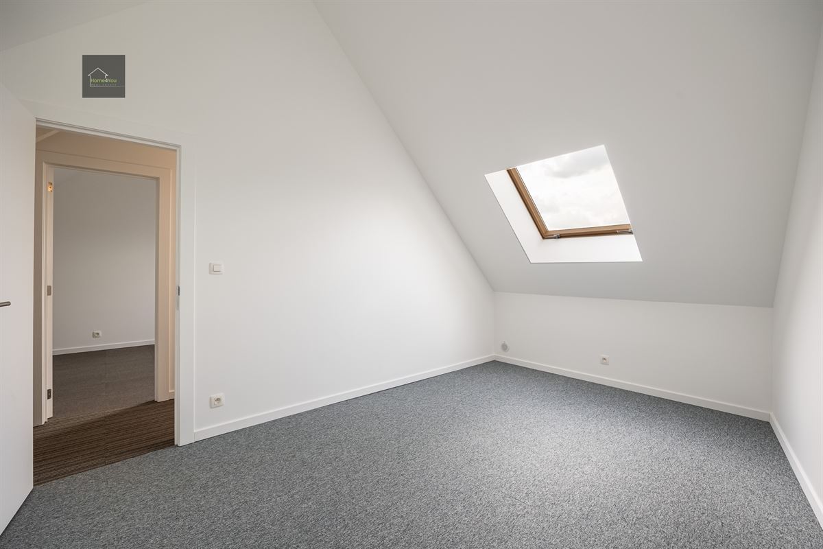 Duplex MET grote privatieve tuin en vruchtgebruik garage