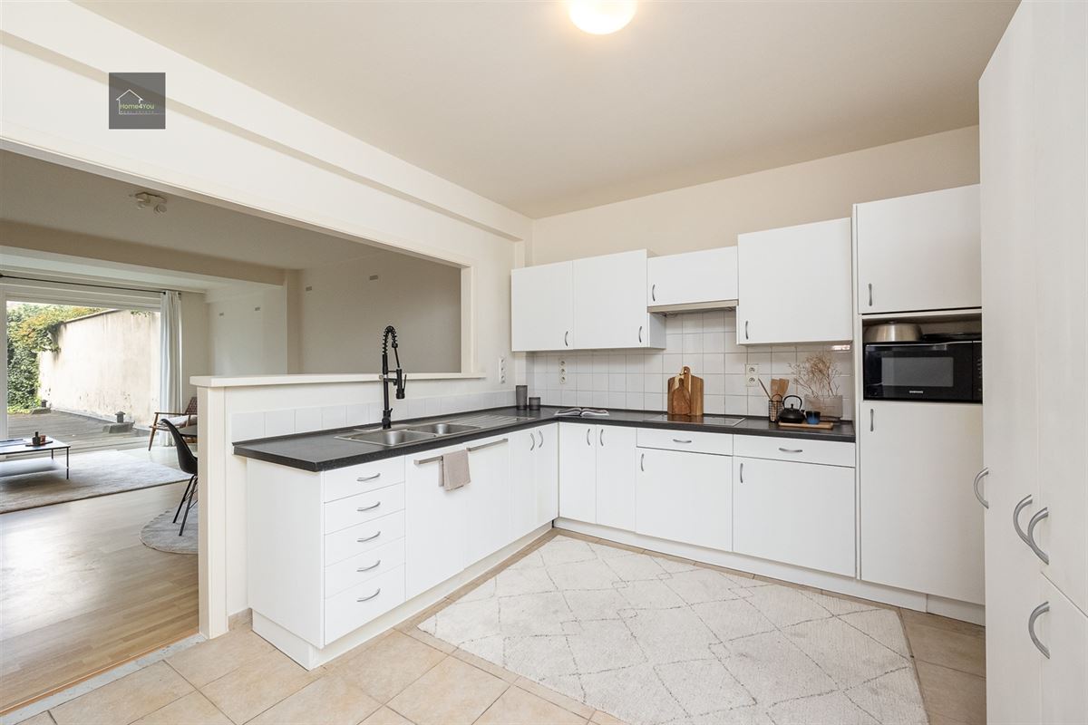 Gelijkvloers appartement met autostaanplaats in Oud-Berchem