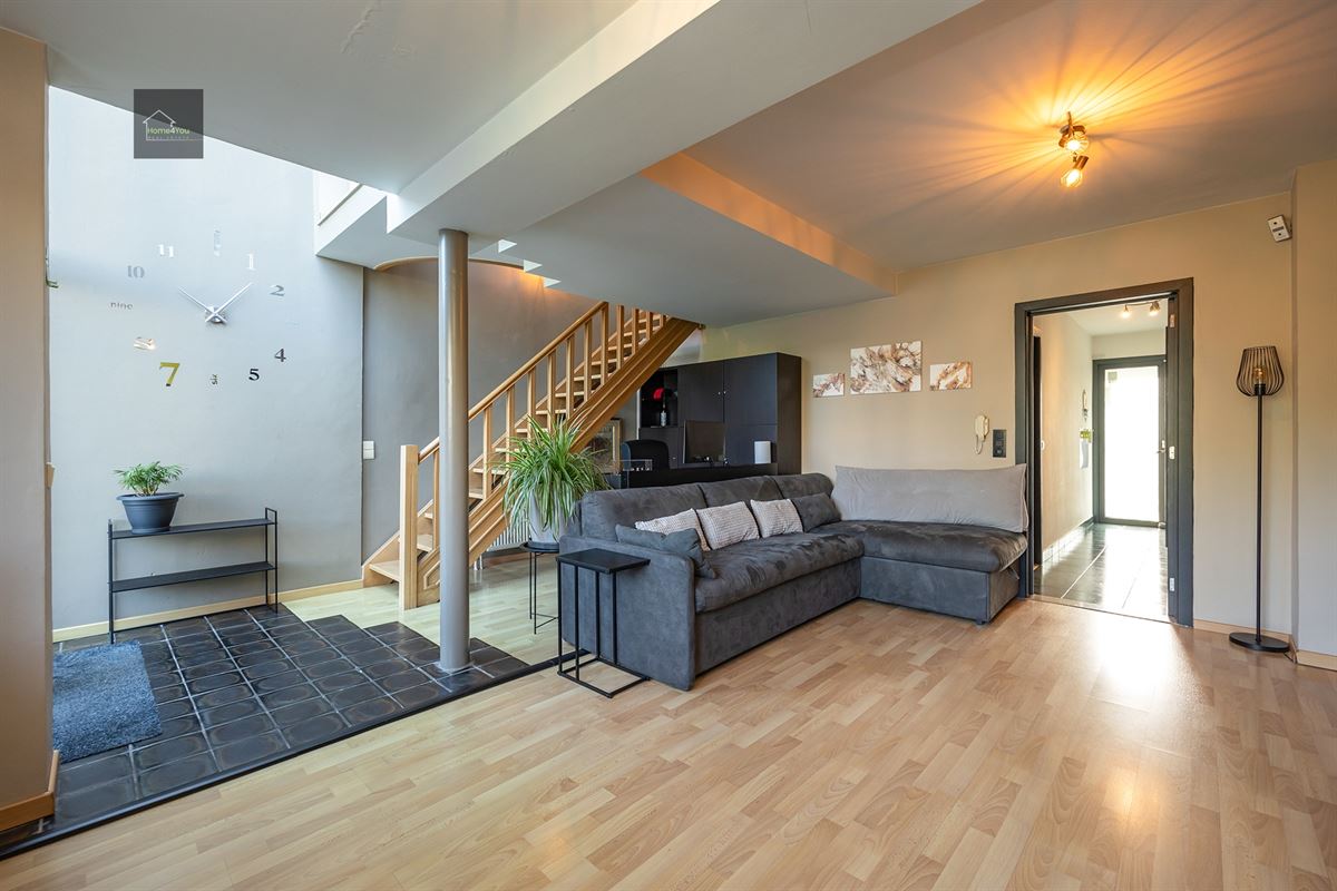 Instapklare woning met zonnepanelen op TOP locatie