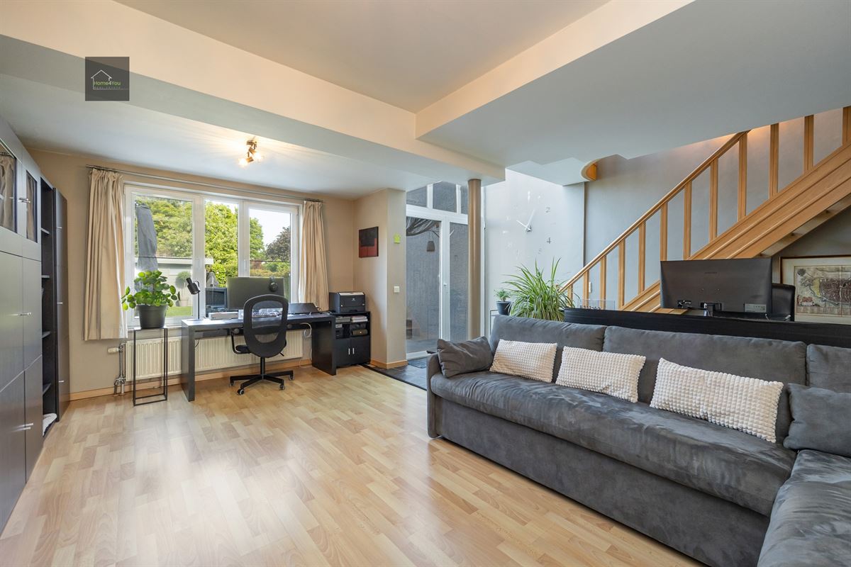 Instapklare woning met zonnepanelen op TOP locatie