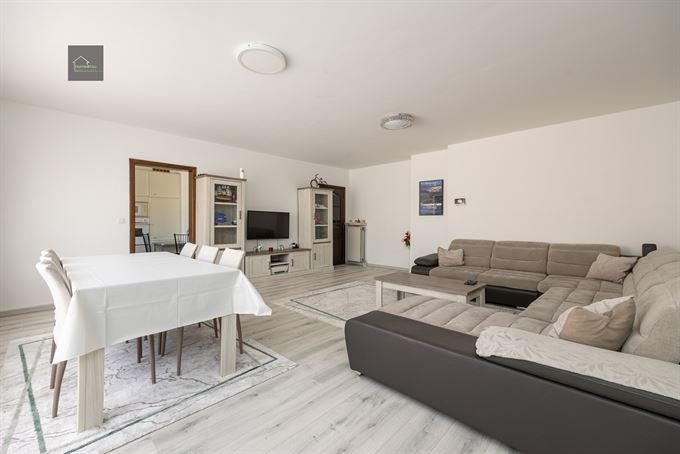 Ruim 3 slaapkamer appartement incl garagebox