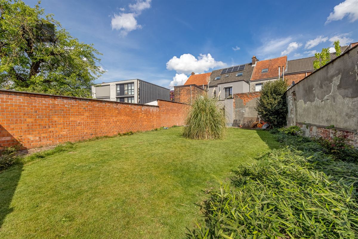 Handelshuis met duplex en 2 aparte tuinen