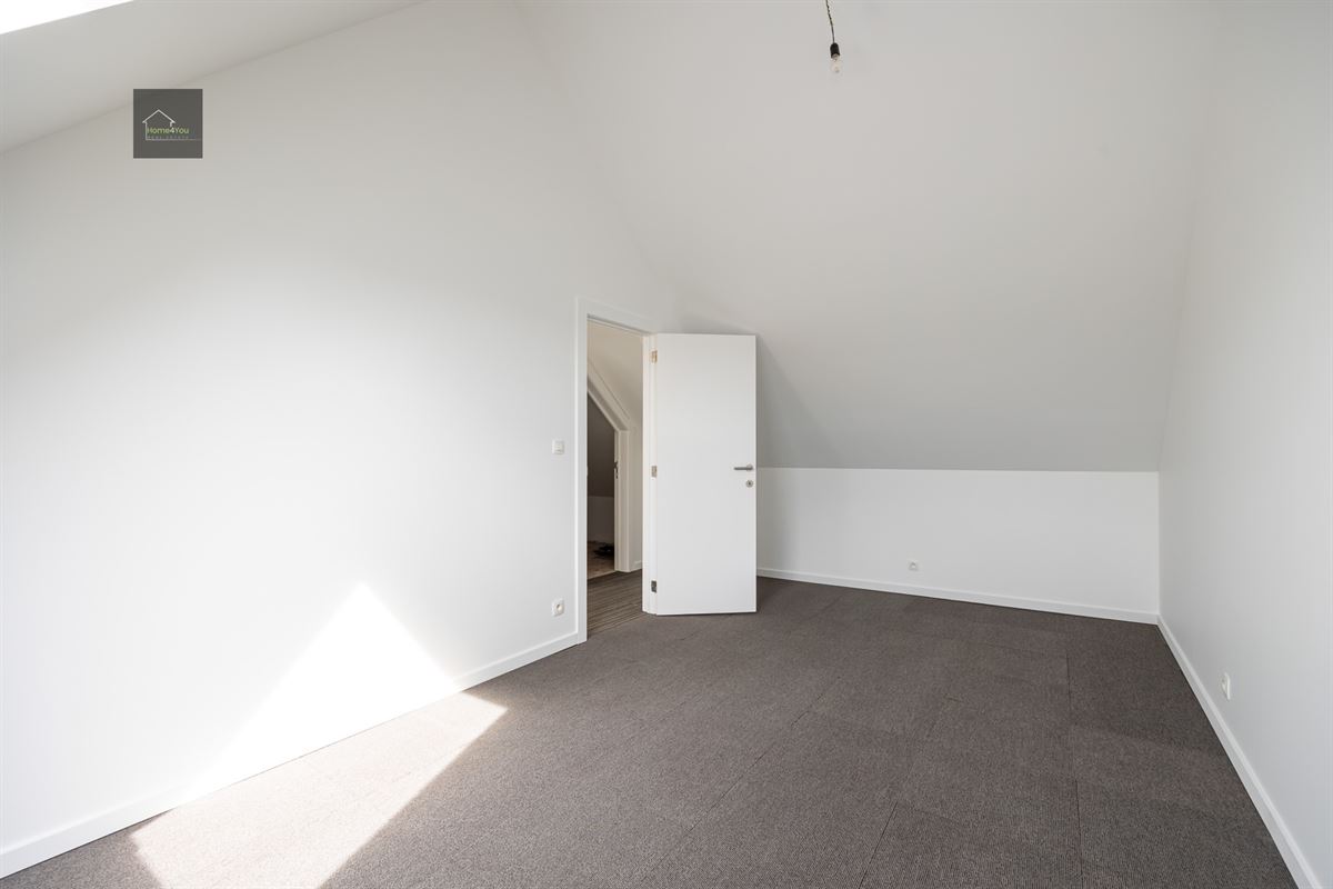 Duplex MET grote privatieve tuin en vruchtgebruik garage