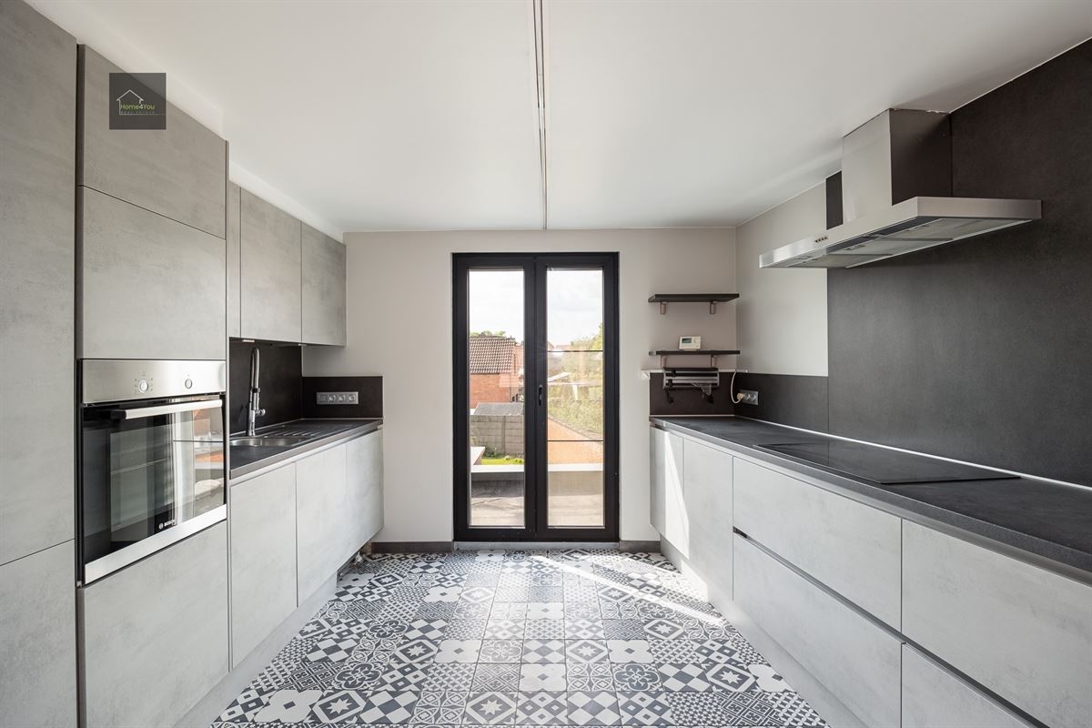 Duplex MET grote privatieve tuin en vruchtgebruik garage