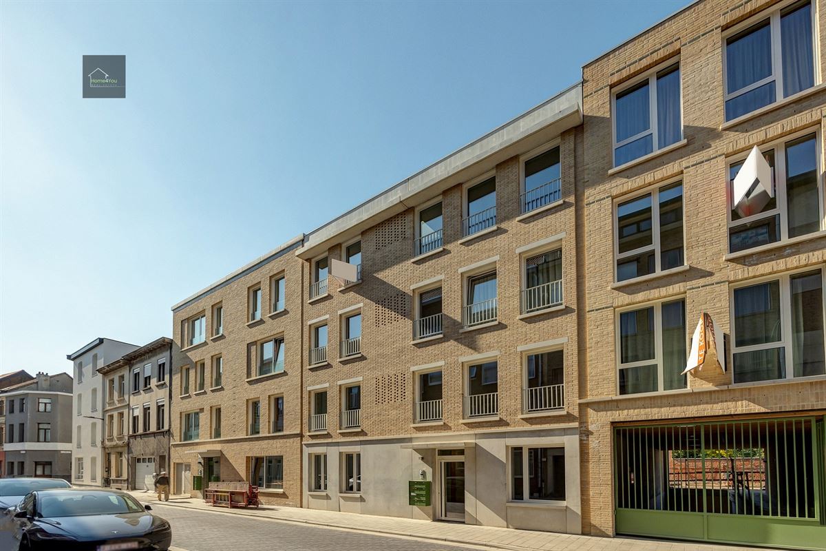 Appartement met terras en autostaanplaats