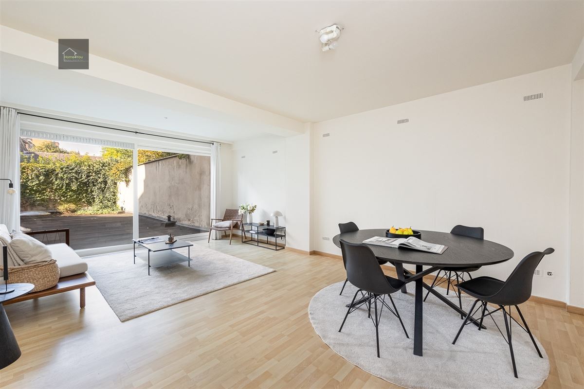 Gelijkvloers appartement met autostaanplaats in Oud-Berchem