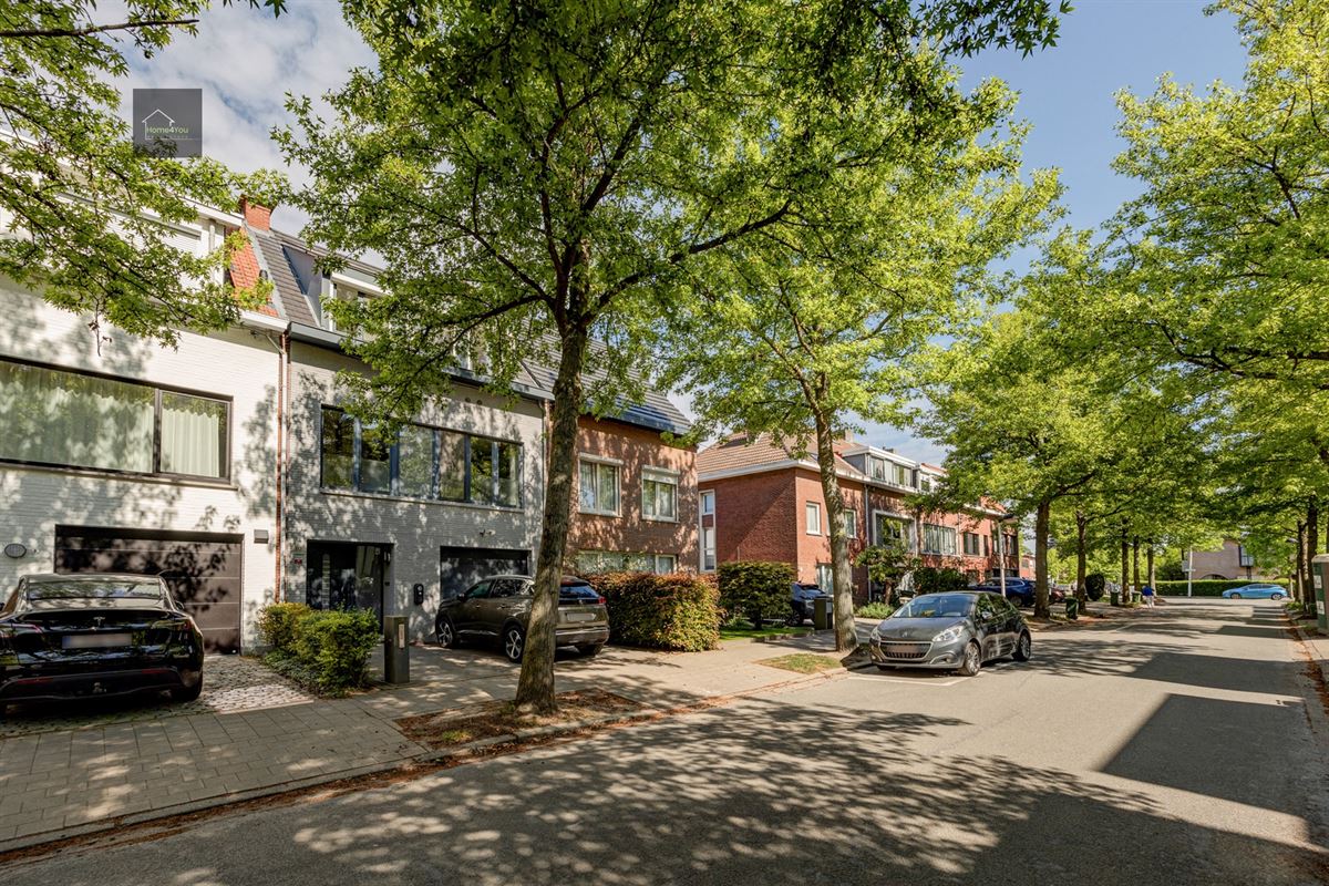 Instapklare woning met zonnepanelen op TOP locatie