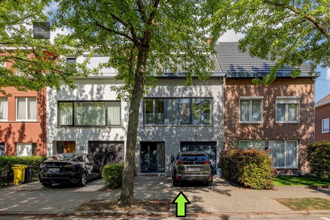 Instapklare woning met zonnepanelen op TOP locatie