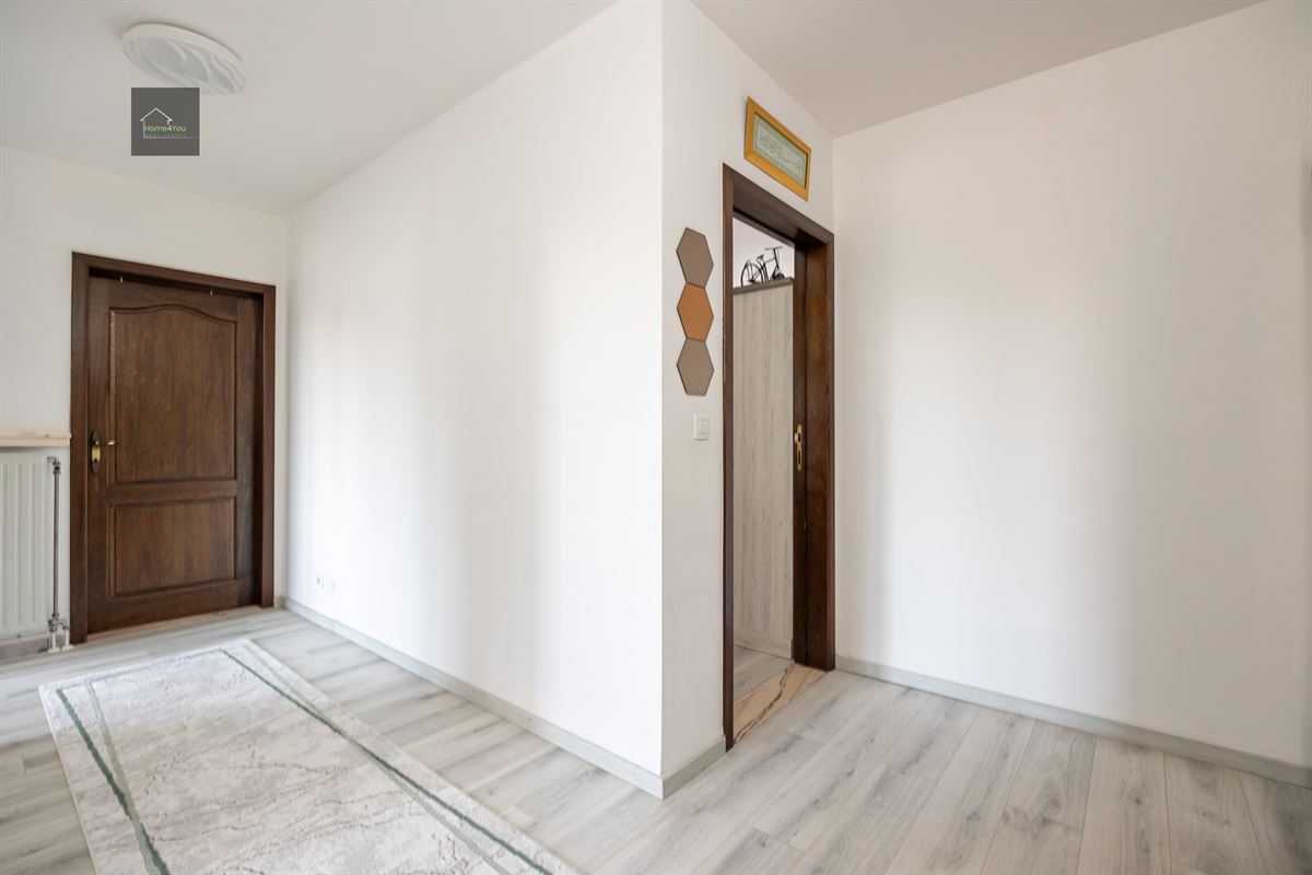 Ruim 3 slaapkamer appartement incl garagebox
