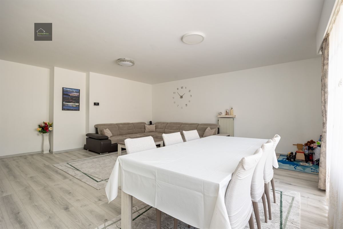 Ruim 3 slaapkamer appartement incl garagebox