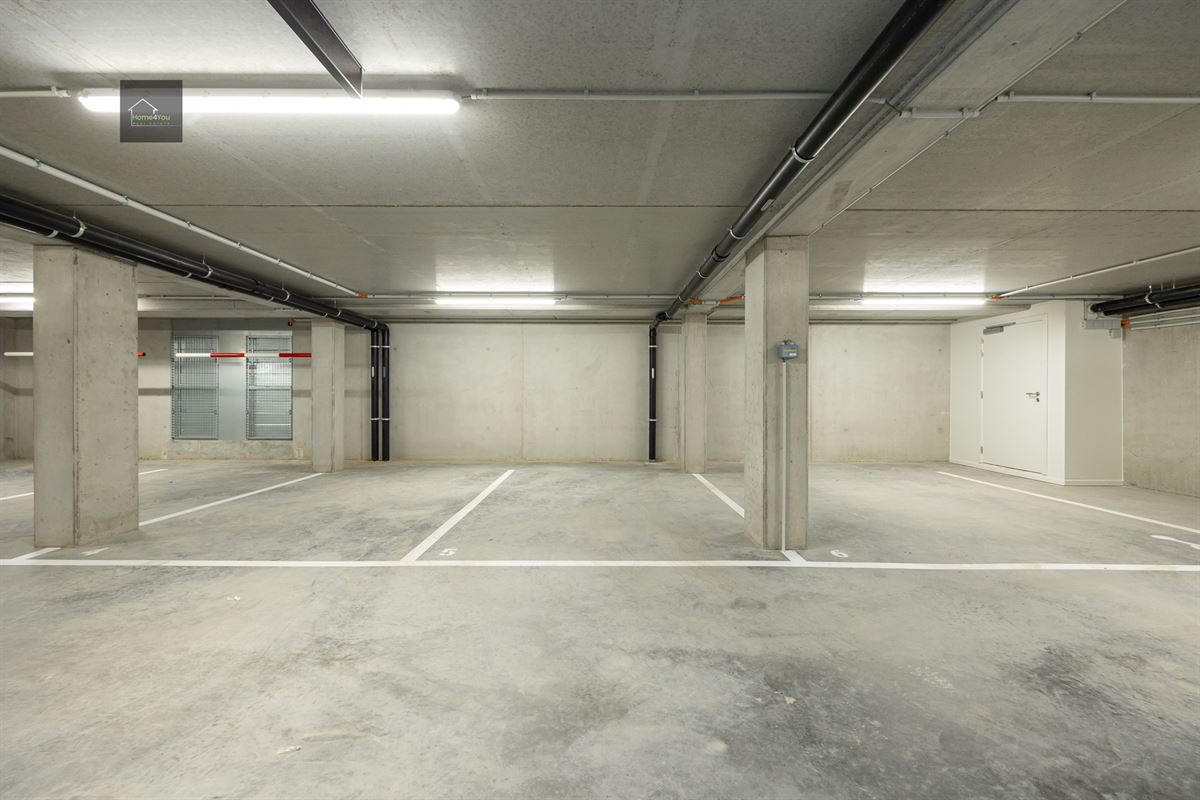 Appartement met terras en autostaanplaats
