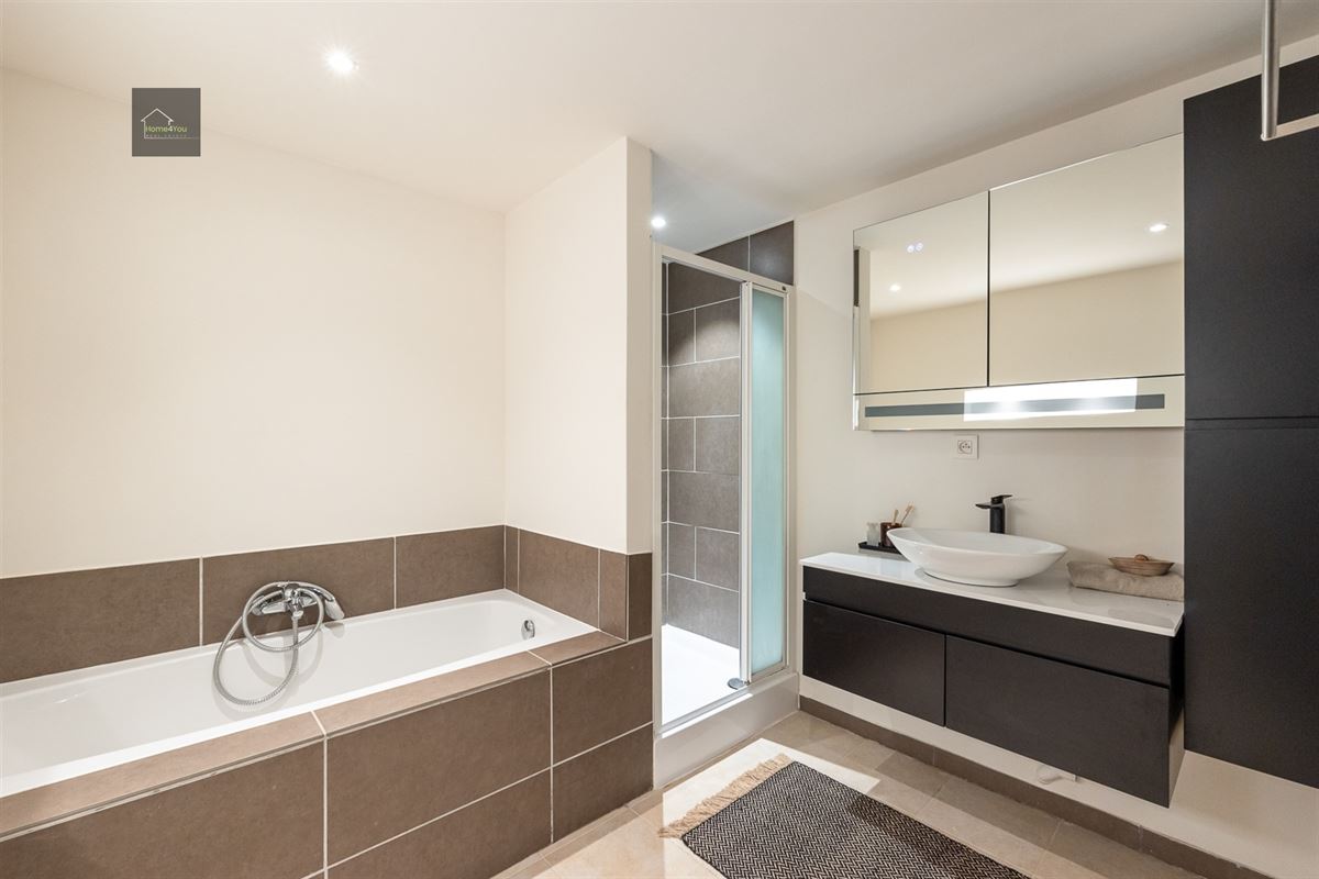 Gelijkvloers appartement met autostaanplaats in Oud-Berchem