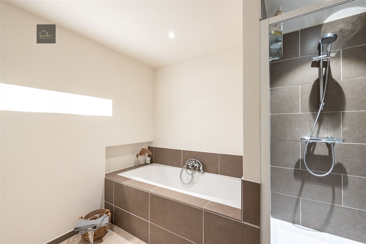 Gelijkvloers appartement met autostaanplaats in Oud-Berchem