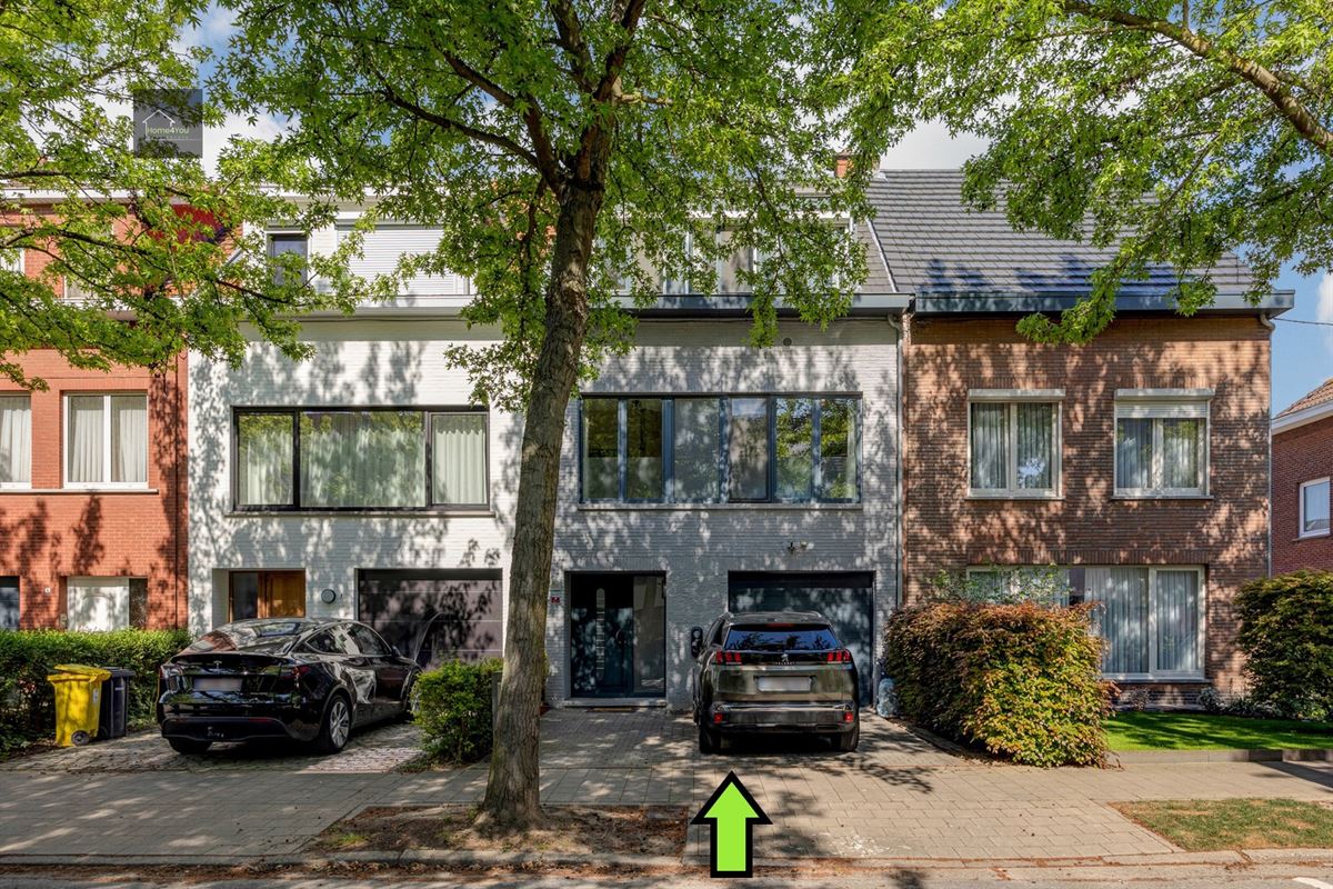 Instapklare woning met zonnepanelen op TOP locatie