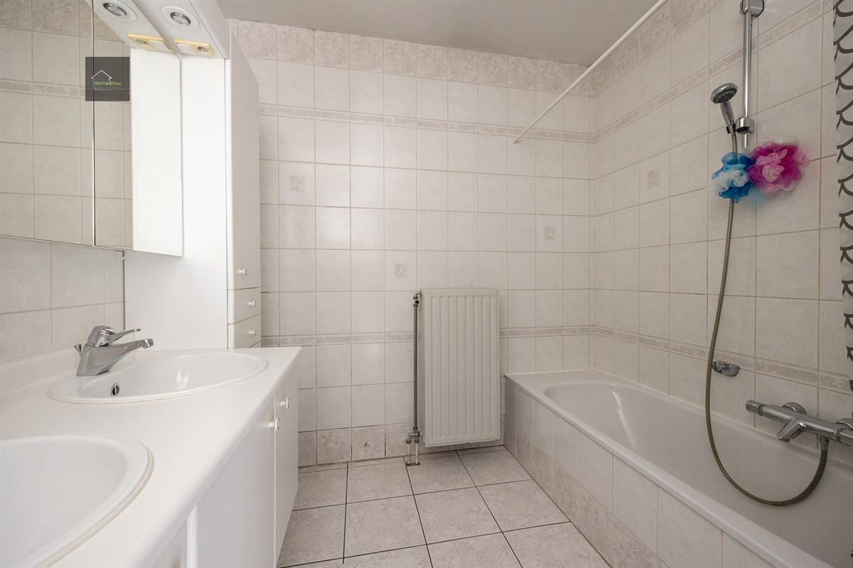 Ruim 3 slaapkamer appartement incl garagebox