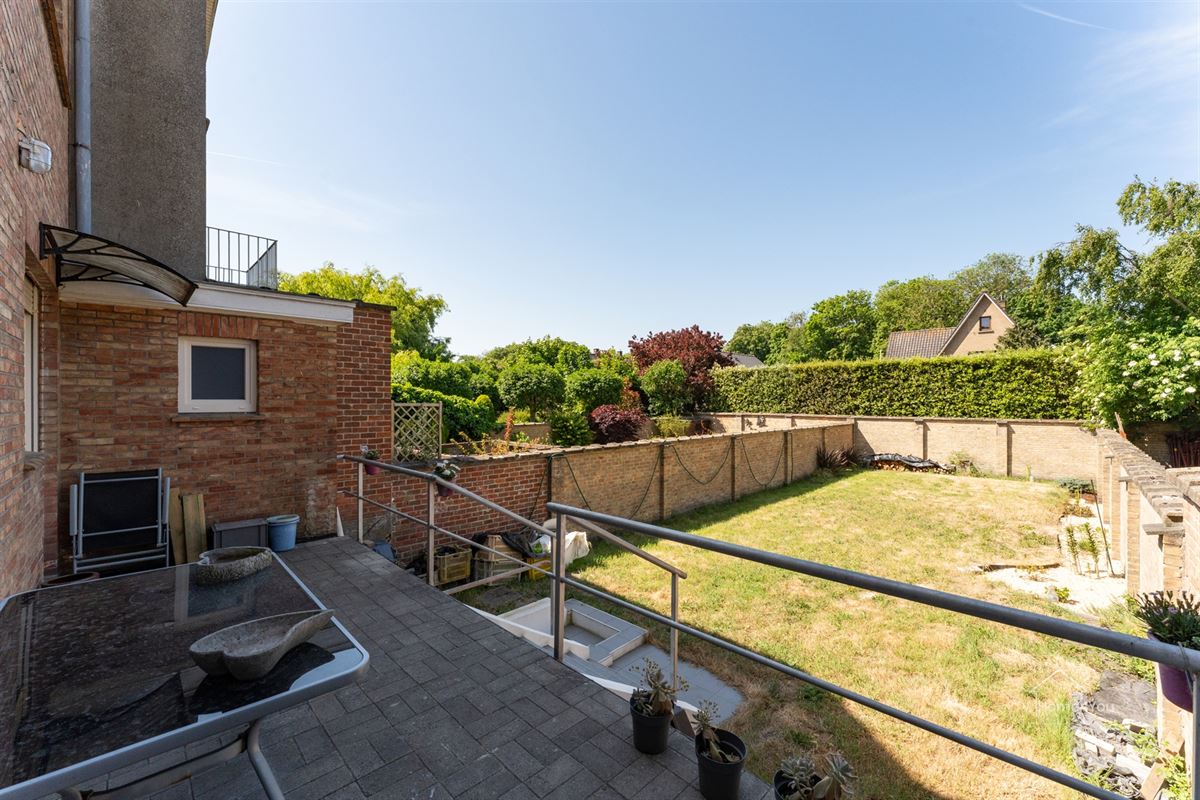 Grote rijwoning - 3 slaapkamers, diepe tuin, toplocatie.