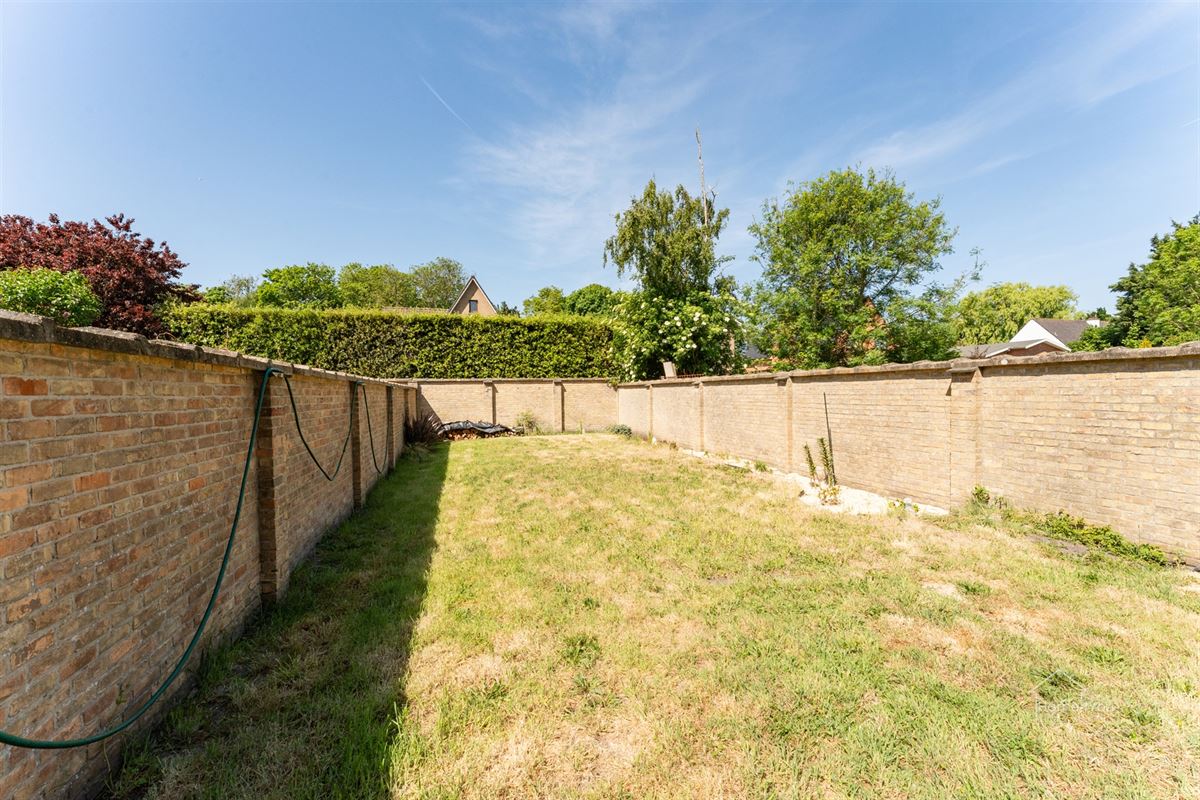 Grote rijwoning - 3 slaapkamers, diepe tuin, toplocatie.