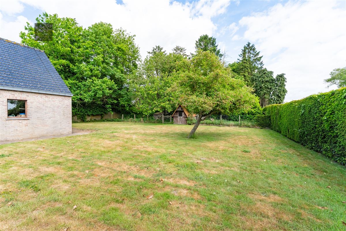 Villa op groot perceel met 5 slaapkamers en prachtig zicht.