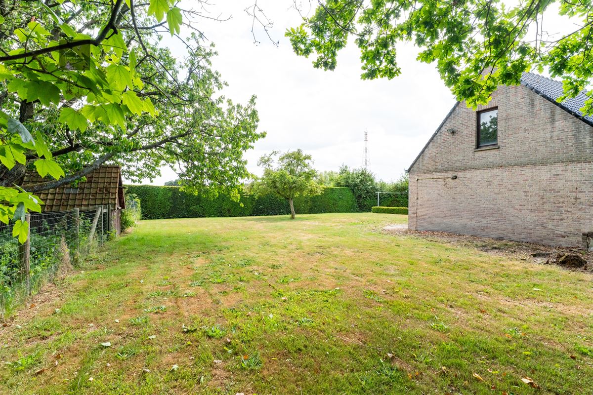 Villa op groot perceel met 5 slaapkamers en prachtig zicht.
