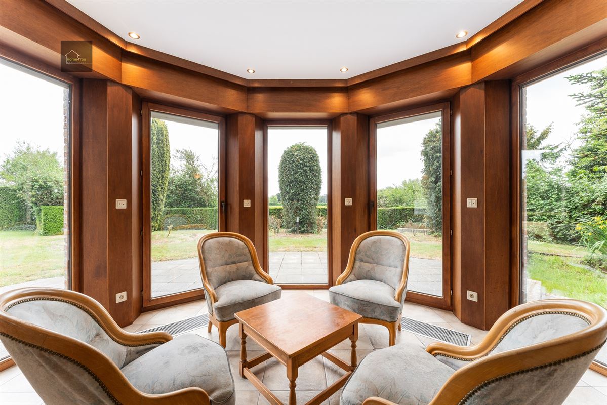 Villa op groot perceel met 5 slaapkamers en prachtig zicht.