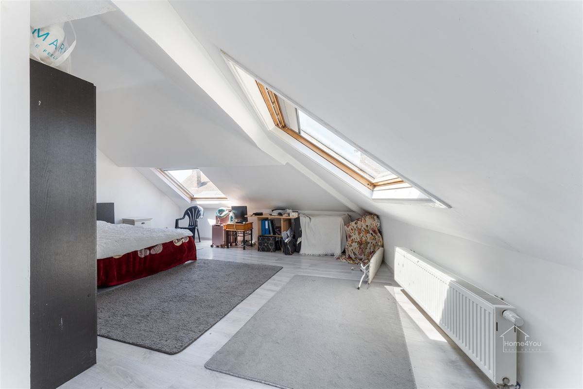 Karaktervol hoekpand 3 slaapkamers, terrasje op toplocatie!