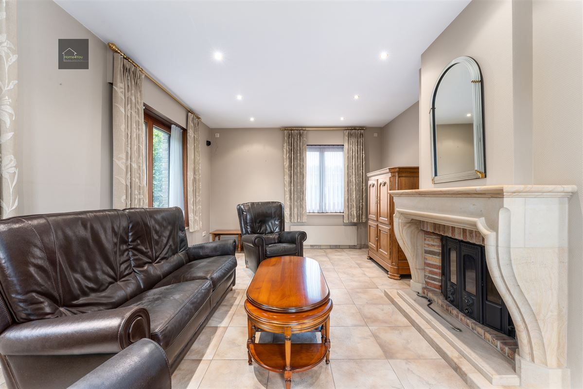 Villa op groot perceel met 5 slaapkamers en prachtig zicht.