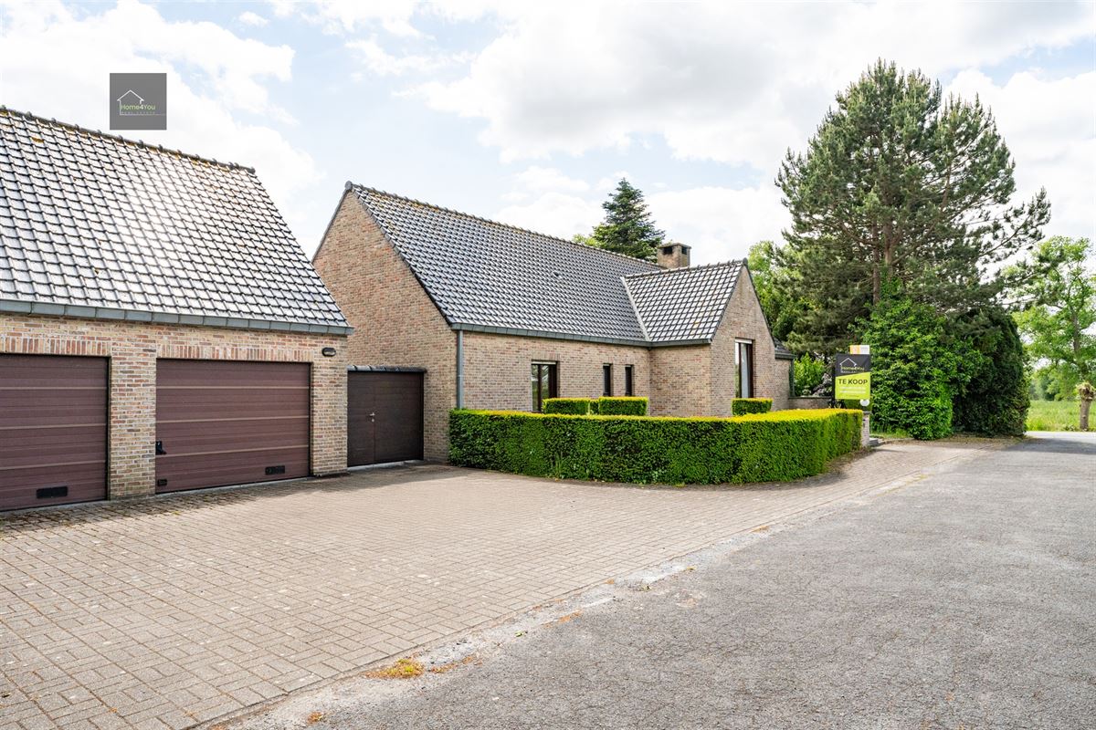 Villa op groot perceel met 5 slaapkamers en prachtig zicht.