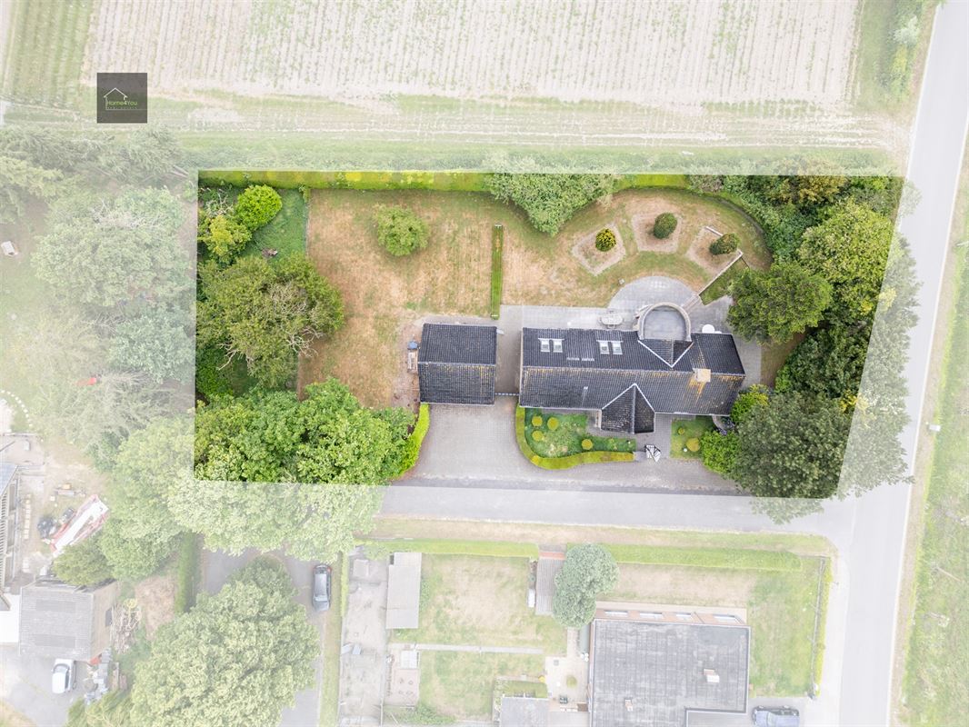 Villa op groot perceel met 5 slaapkamers en prachtig zicht.