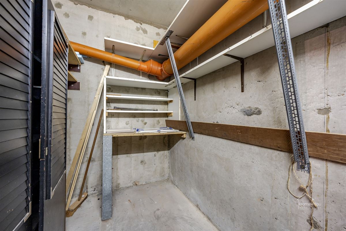 Gerenoveerde, bemeubelde studio met prachtig polderzicht.