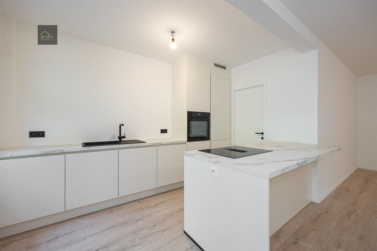 Gerenoveerd appartement met zonnepanelen in kleinschalige blok